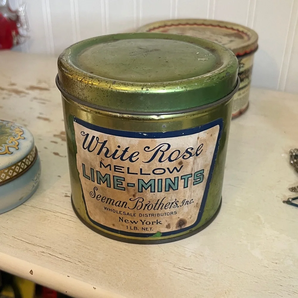 Mixed lot vintage advertising tins